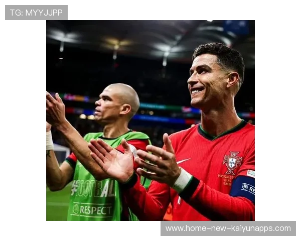 C罗为葡萄牙的最后拼搏，世界杯之巅等着他们